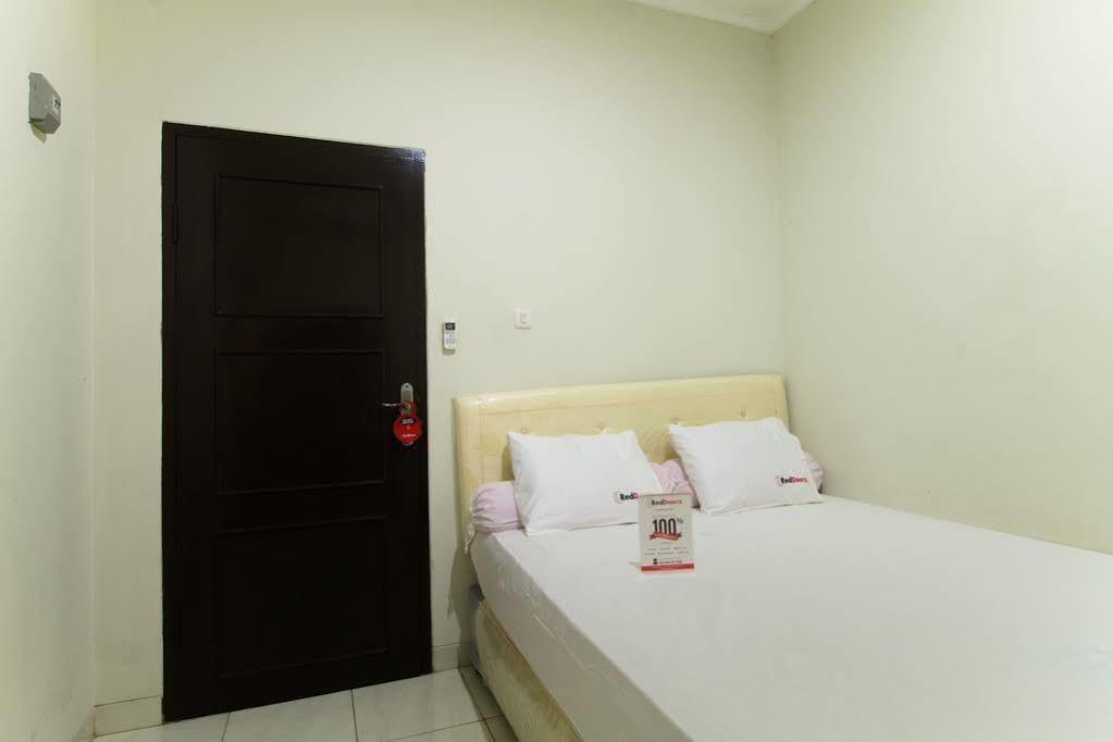Hotel Reddoorz At Pancoran 2*